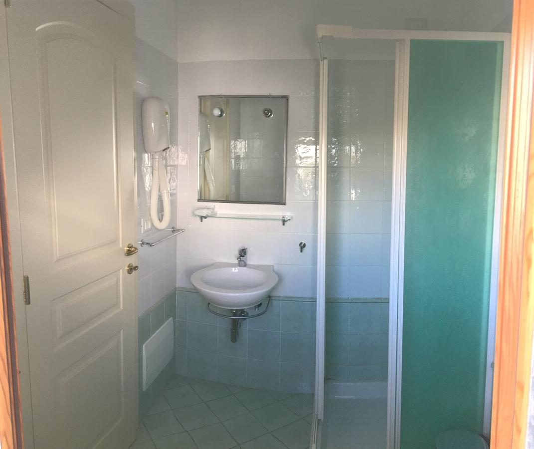 Large Double Room,608750276:JPEG