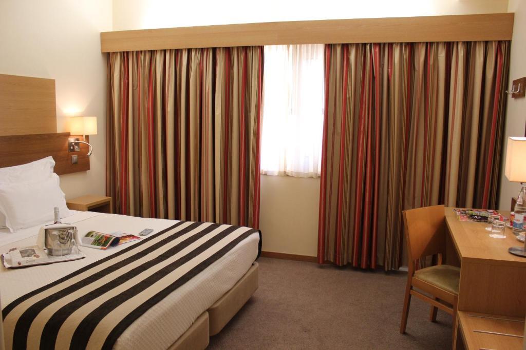Romantic Room King-Size bed