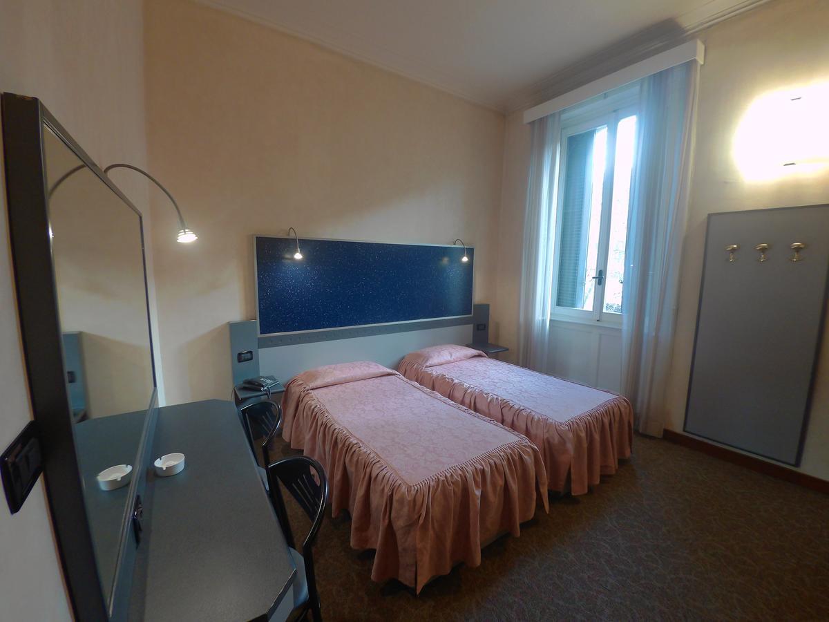 Camera Doppia con Letti Singoli