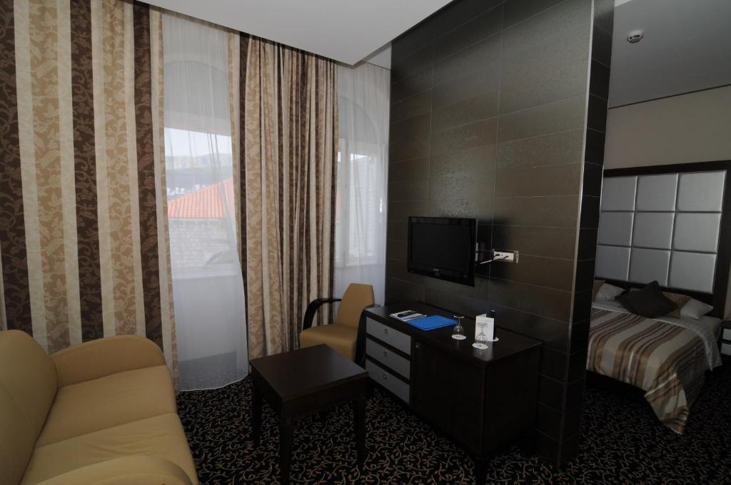 Junior Suite con Vista Porto Turistico 