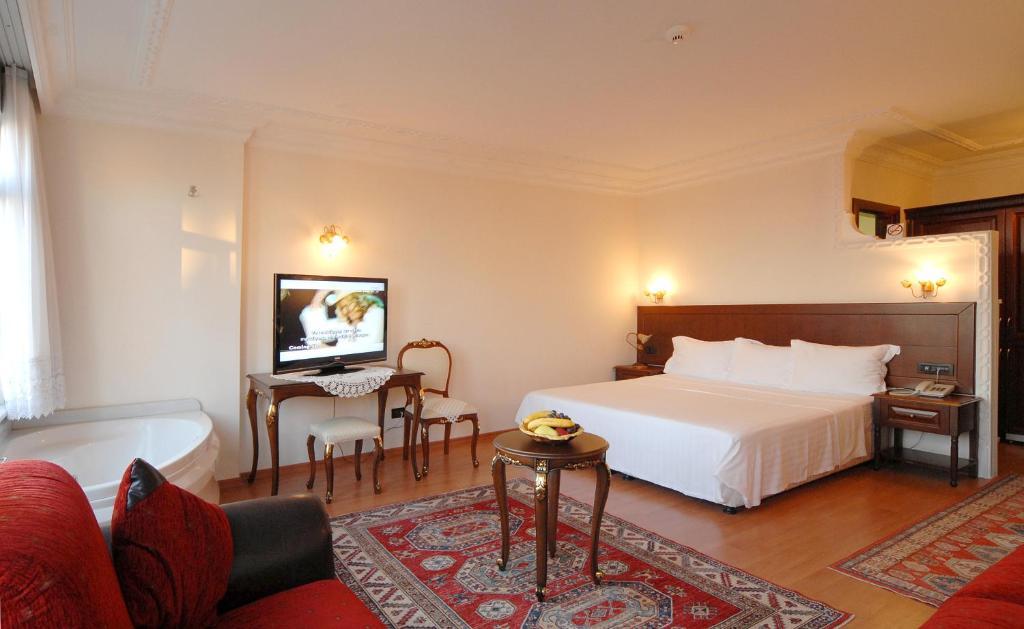 Suite Familiare con Vasca Idromassaggio e Vista Mare