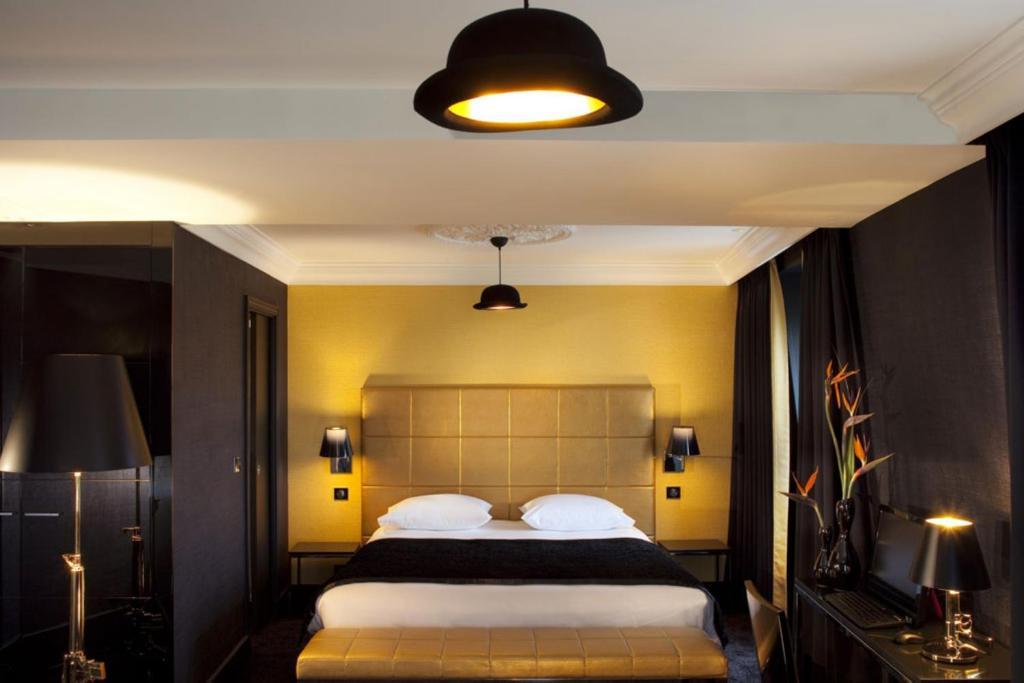 Suite Eiffel Tower View