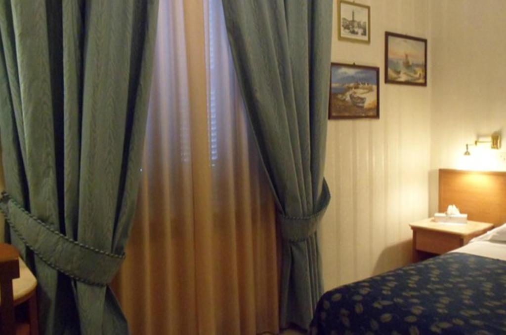 Camera Doppia con Letti Singoli