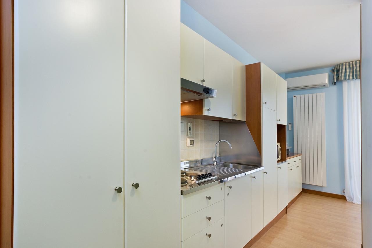 Appartamento con 2 Camere da Letto, Vista Mare e Balcone