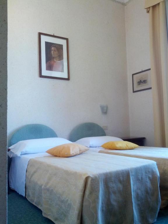 Camera Doppia con Letti Singoli