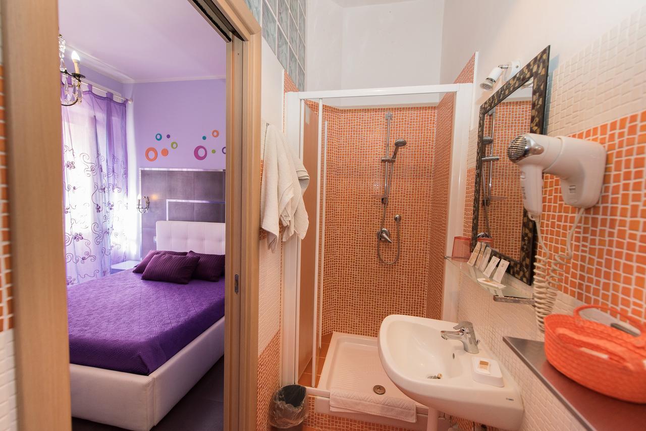 Double Room Private Bathroom
