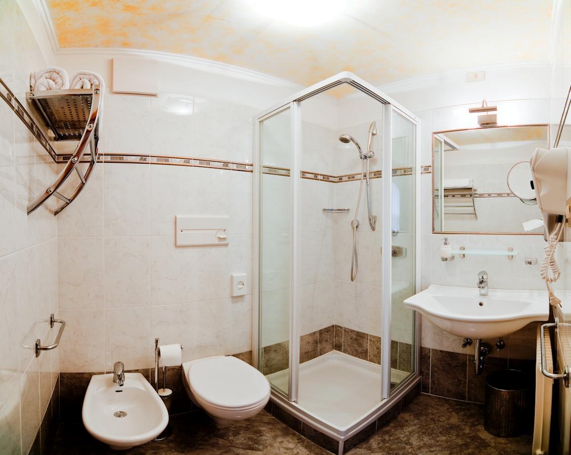 Standard Double Room,665192070:JPEG