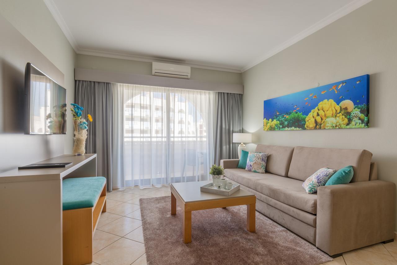One-Bedroom Apartment Pool View