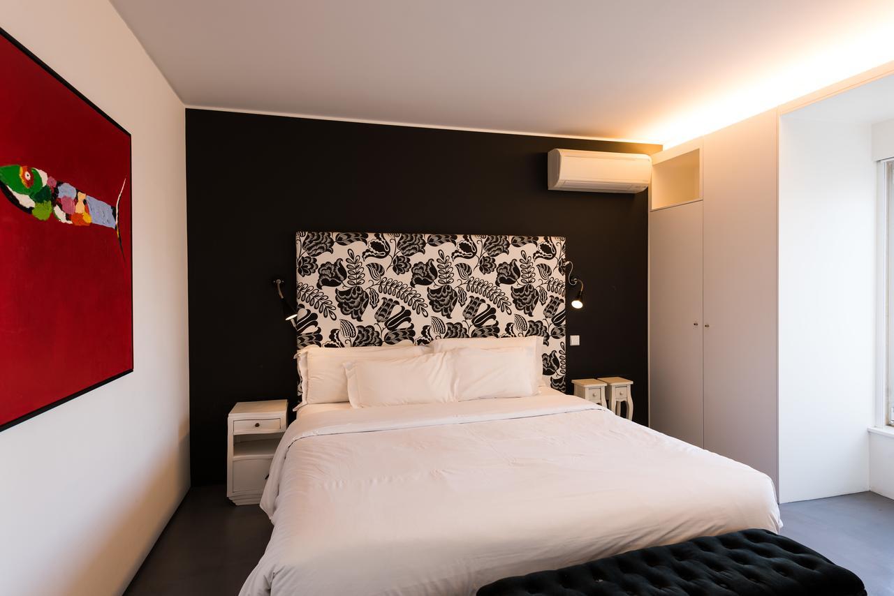 One-Bedroom Apartment Panoramic View