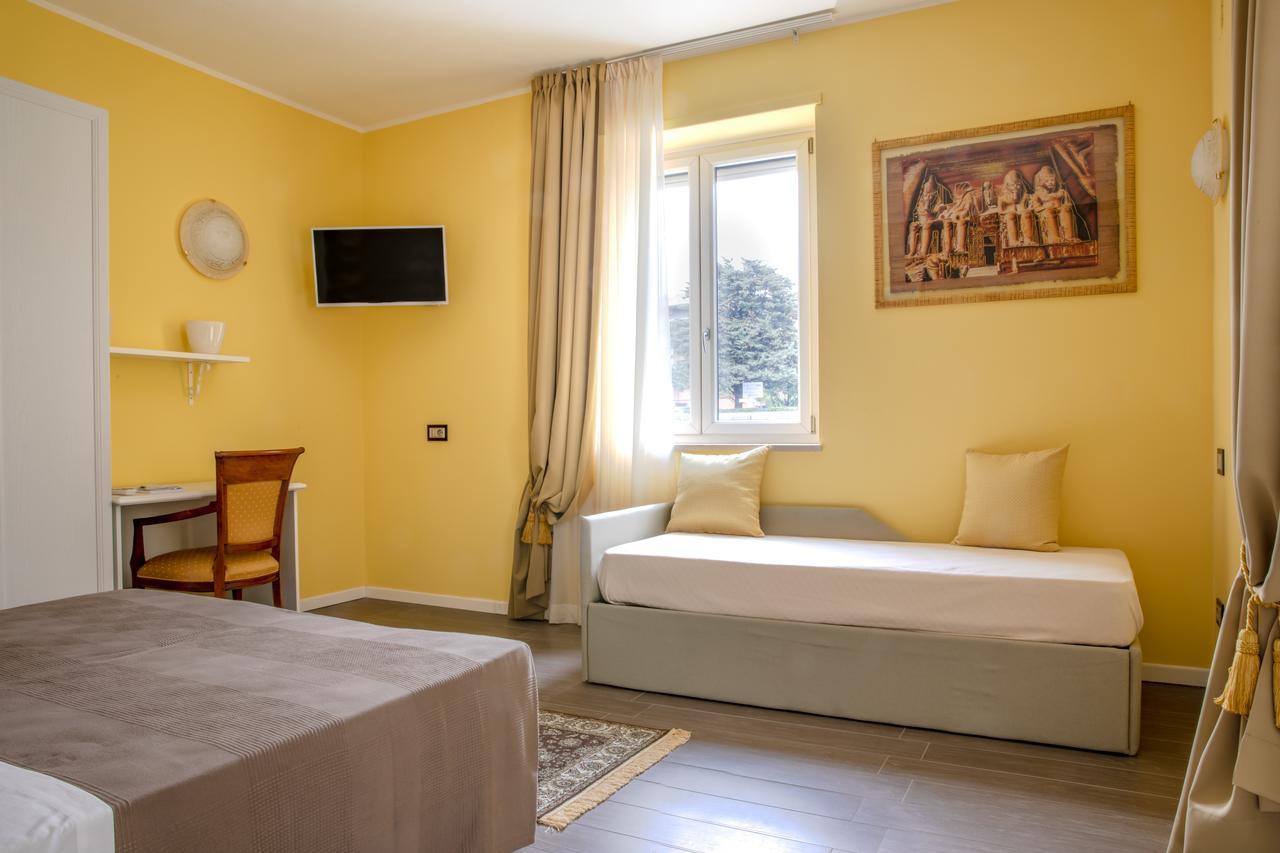 Camera Deluxe (2 Adulti + 1 Bambino)