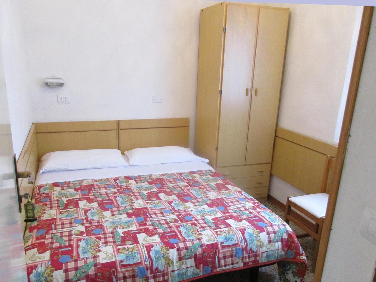 Single Room,635448417:JPEG