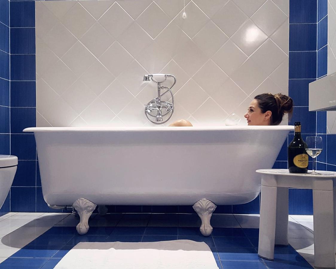 Camera Matrimoniale Deluxe con Vasca da Bagno