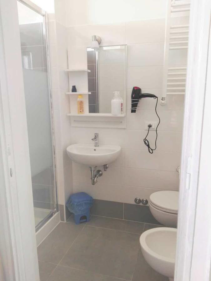 Camera Matrimoniale/Doppia con Letti Singoli con Bagno Privato