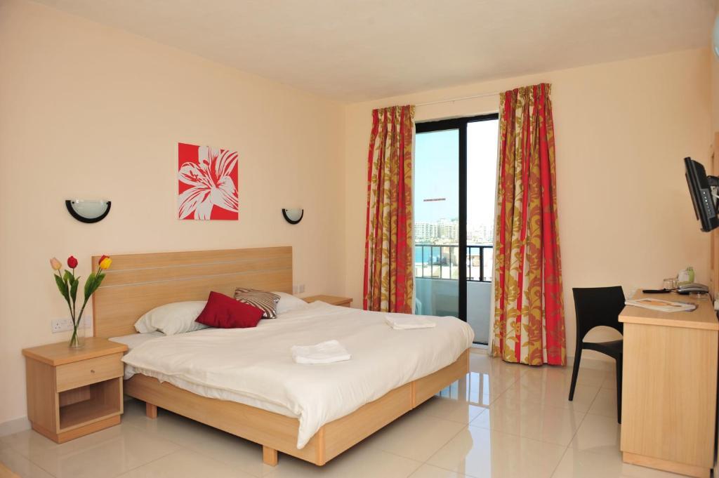Double or Twin Room Sea View