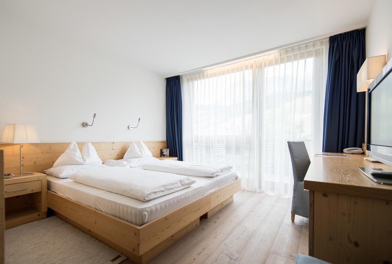Double Room with Balcony,647214645:JPEG