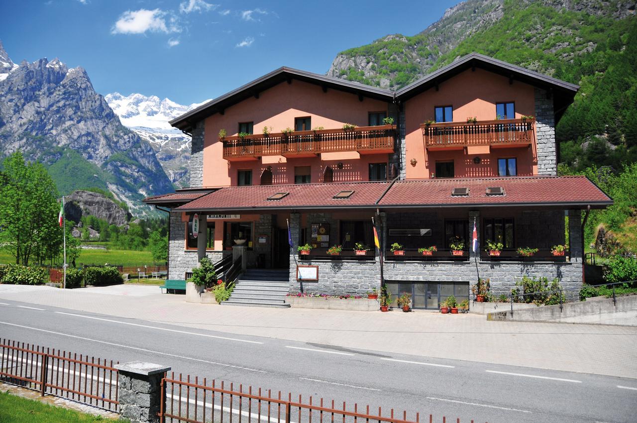 Camera Familiare con Balcone
