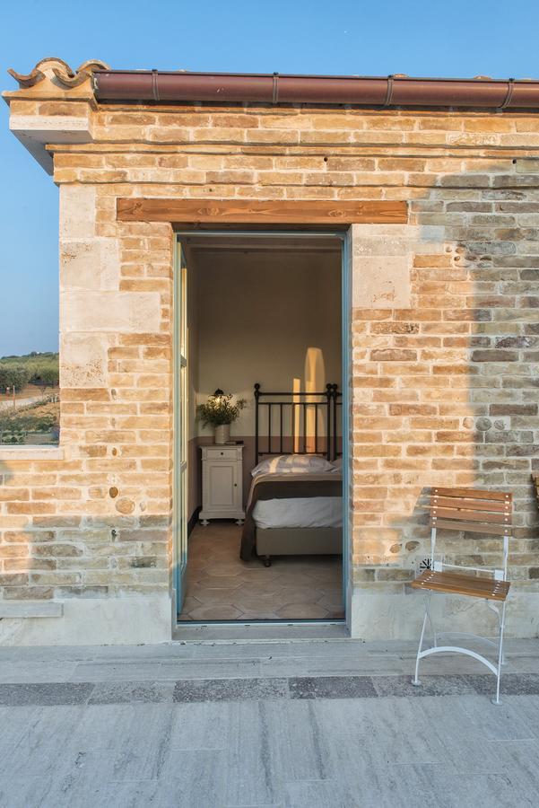Camera Matrimoniale con Balcone e Vista Mare