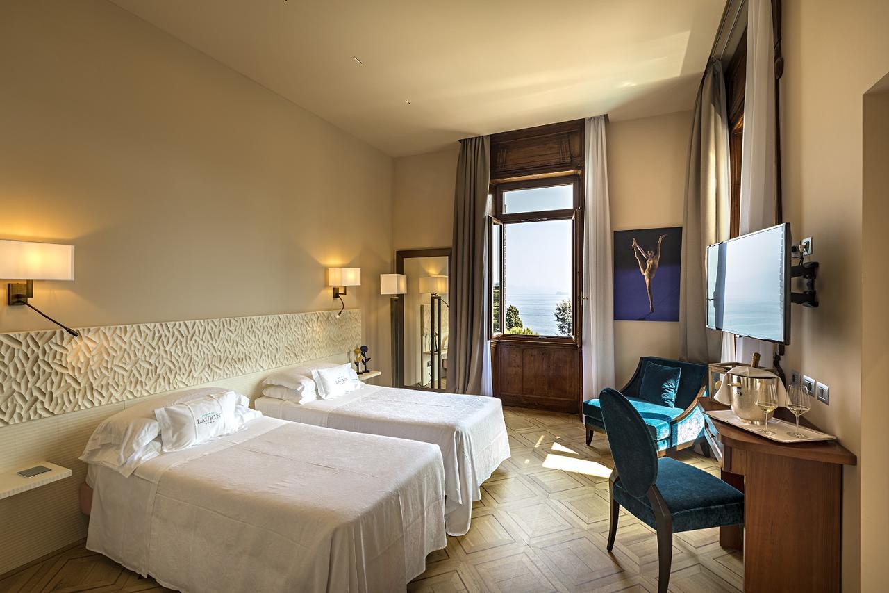 Junior Suite con Balcone con Vista Lago