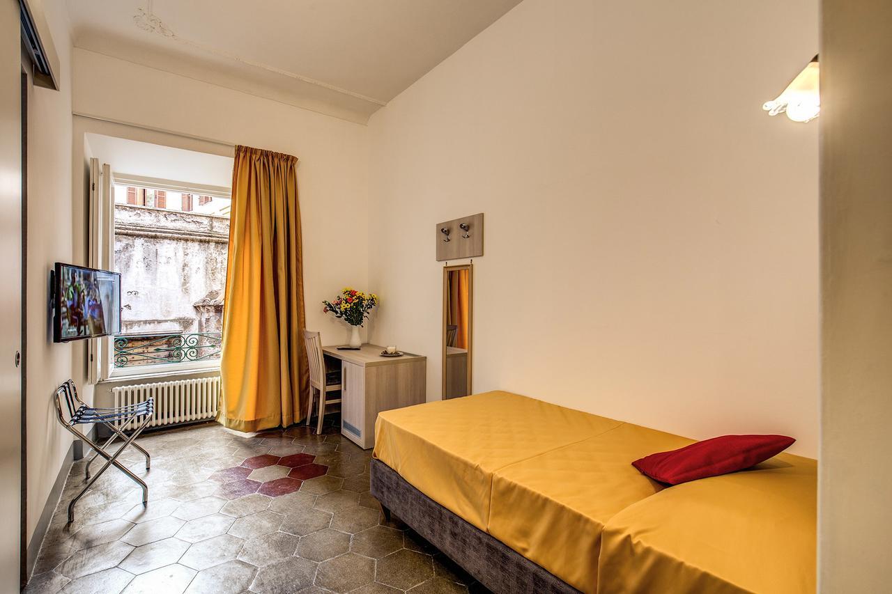 Camera Singola con Bagno Privato Esterno