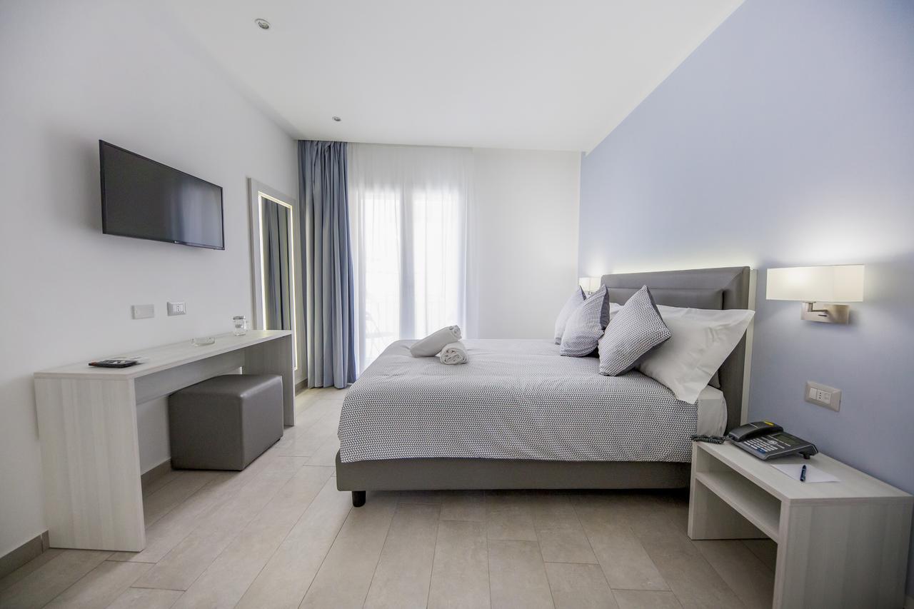 Junior Double Room with French Bed