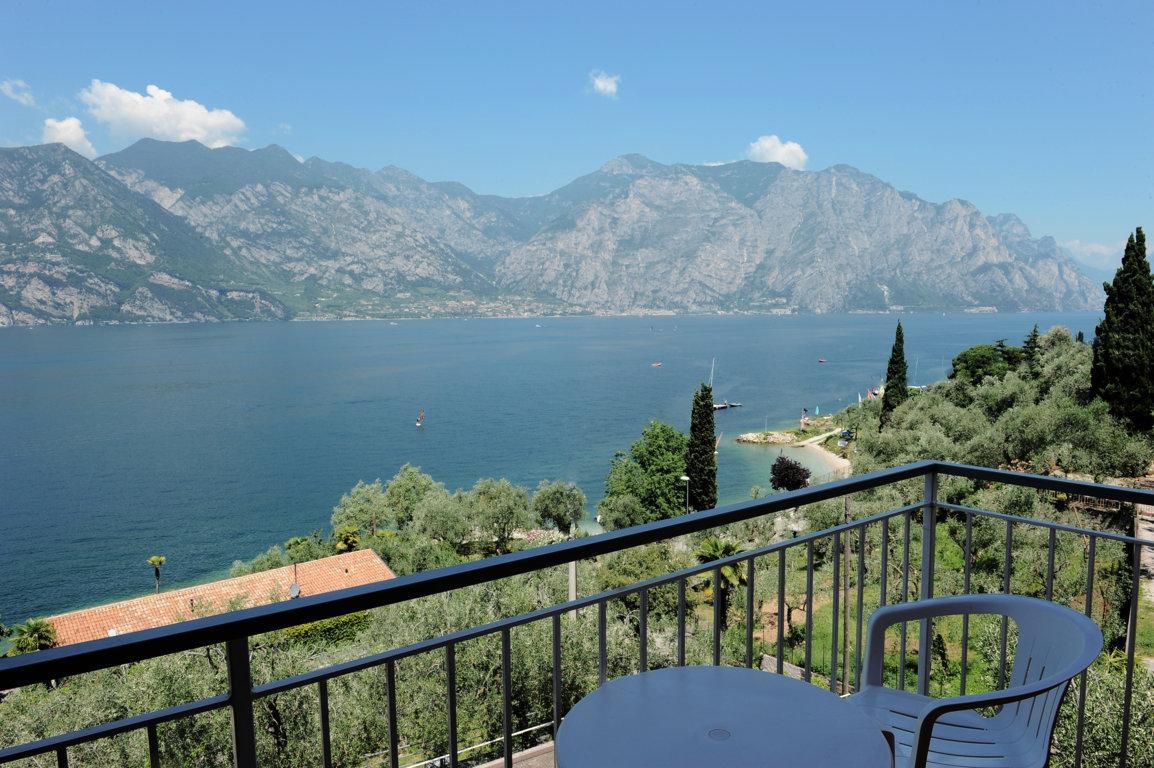 Camera Familiare con Vista Lago