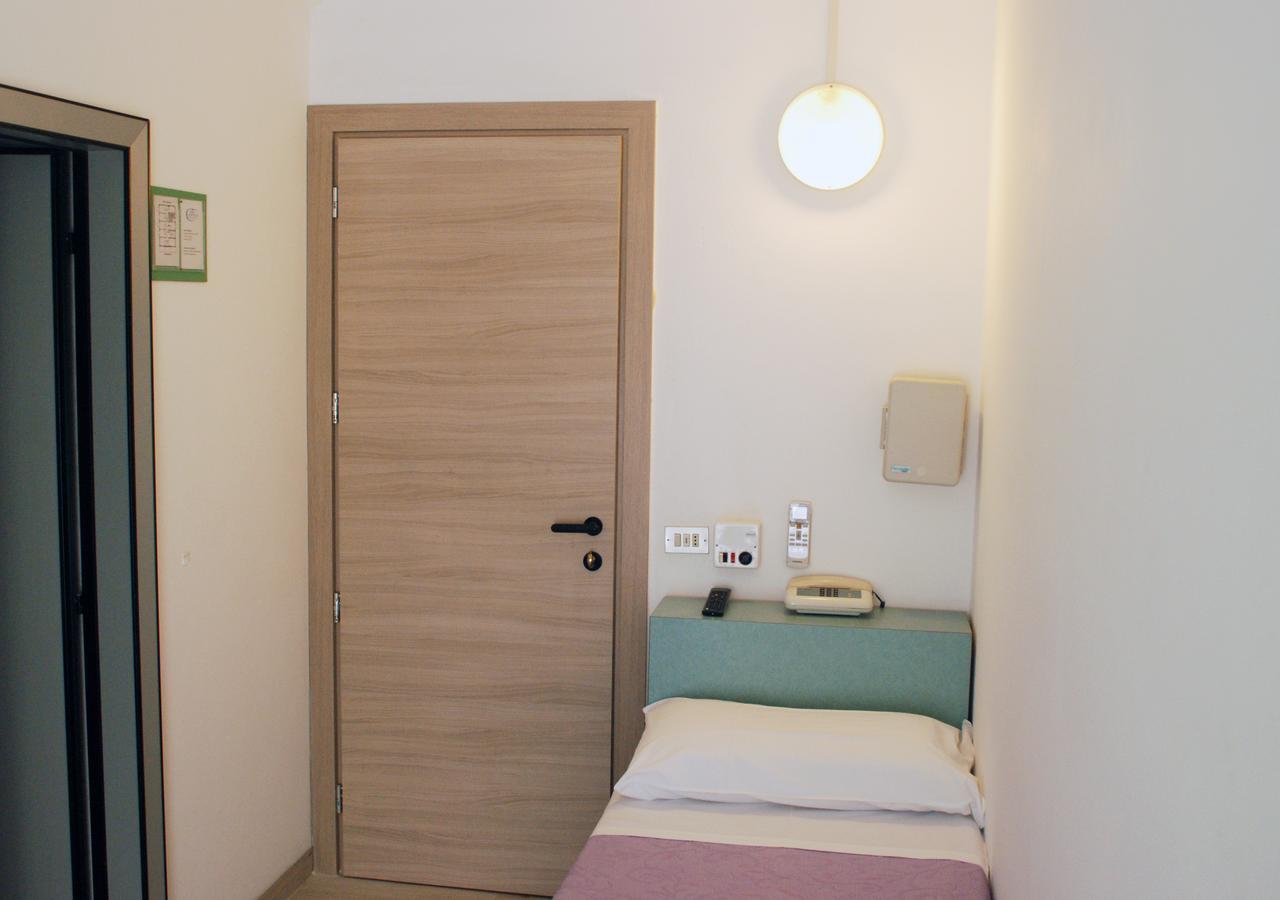 Single Room Balcony