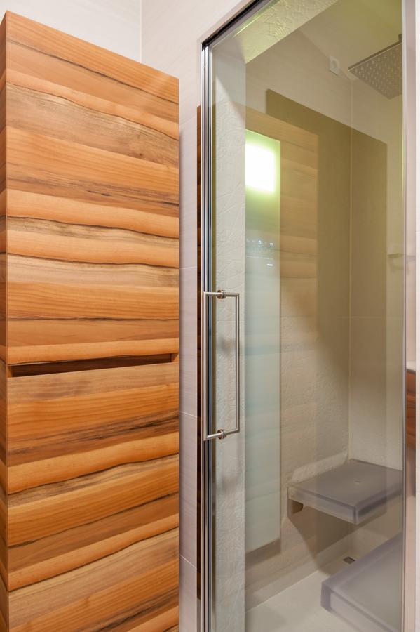 King Room Spa Bath