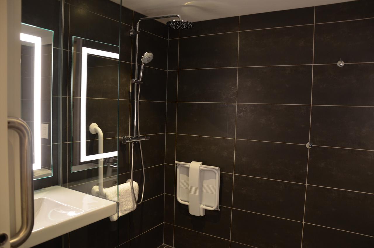 Double or Twin Room Disability Access