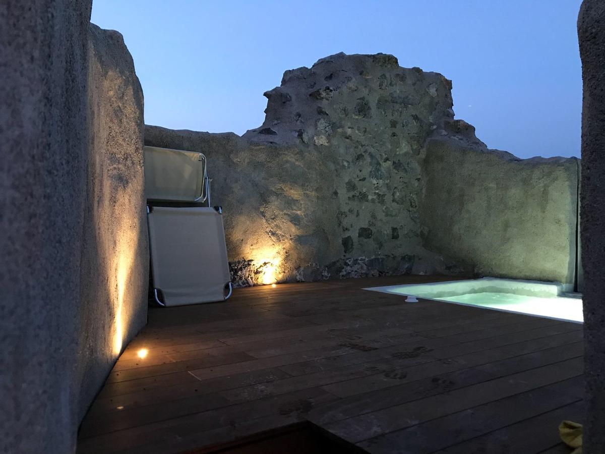Appartamentino su 2 Livelli con Bagno Privato Esterno e Piscina Privata