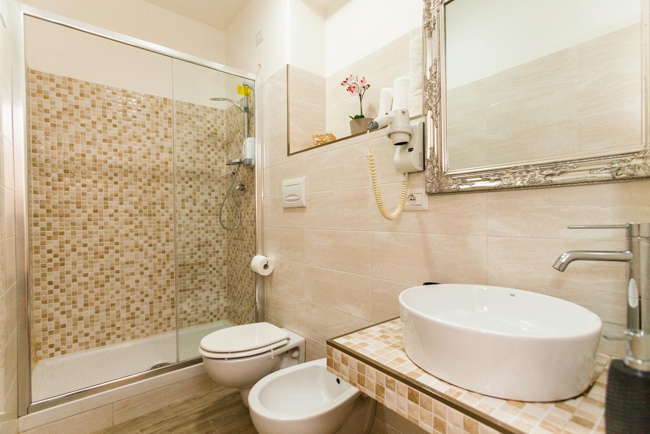 Double Room Private Bathroom