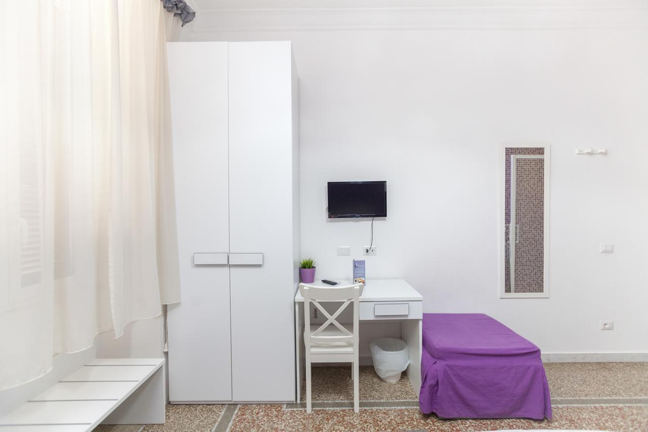Double or Twin Room Private Bathroom