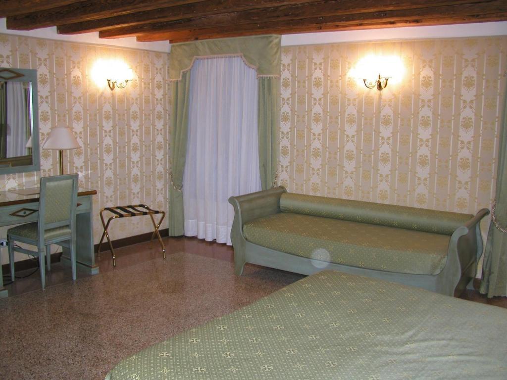 Junior Suite con Vista Canale