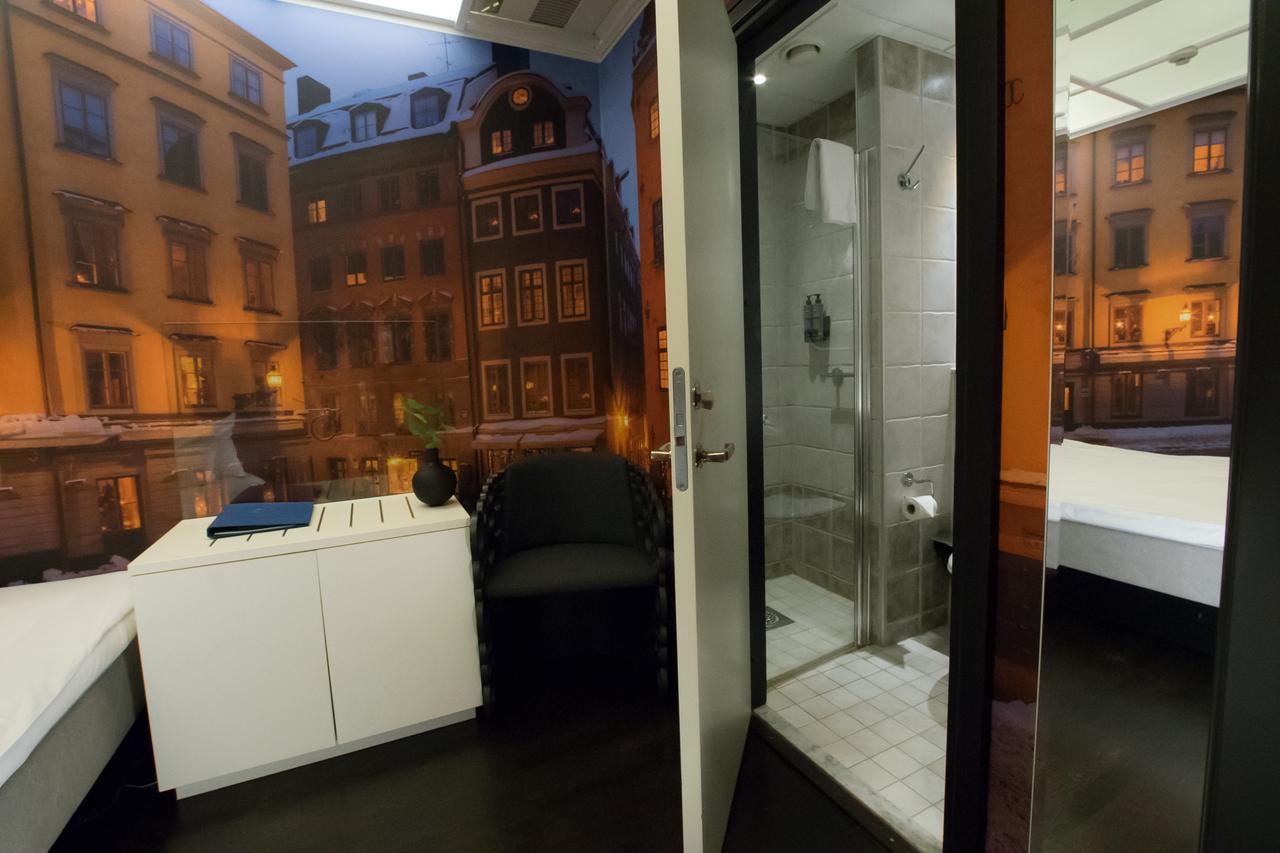 Compact Cabin no windows 140cm bed