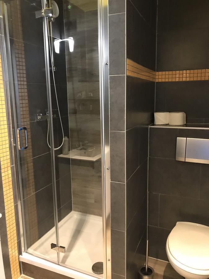 Posto Letto in Dormitorio Misto con 4 Letti