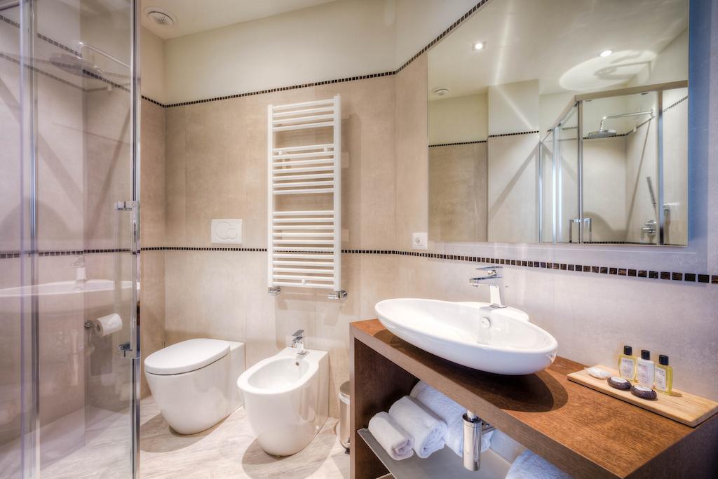 Suite con Terrazza, Cucina e Accesso Piscina