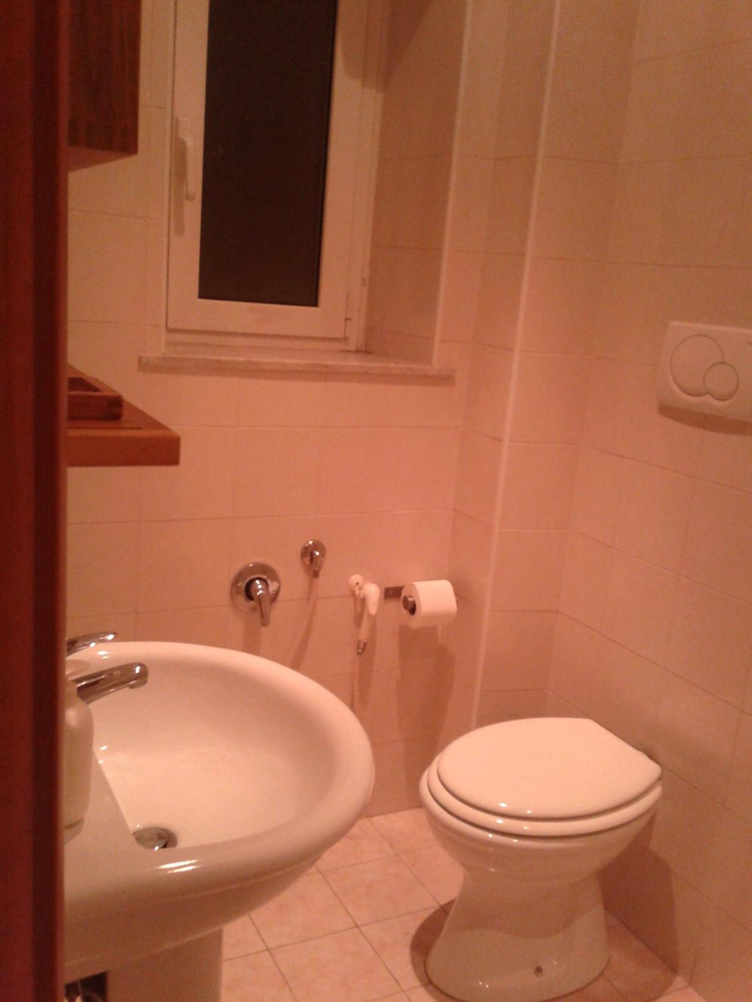 Camera Tripla con Bagno in Comune