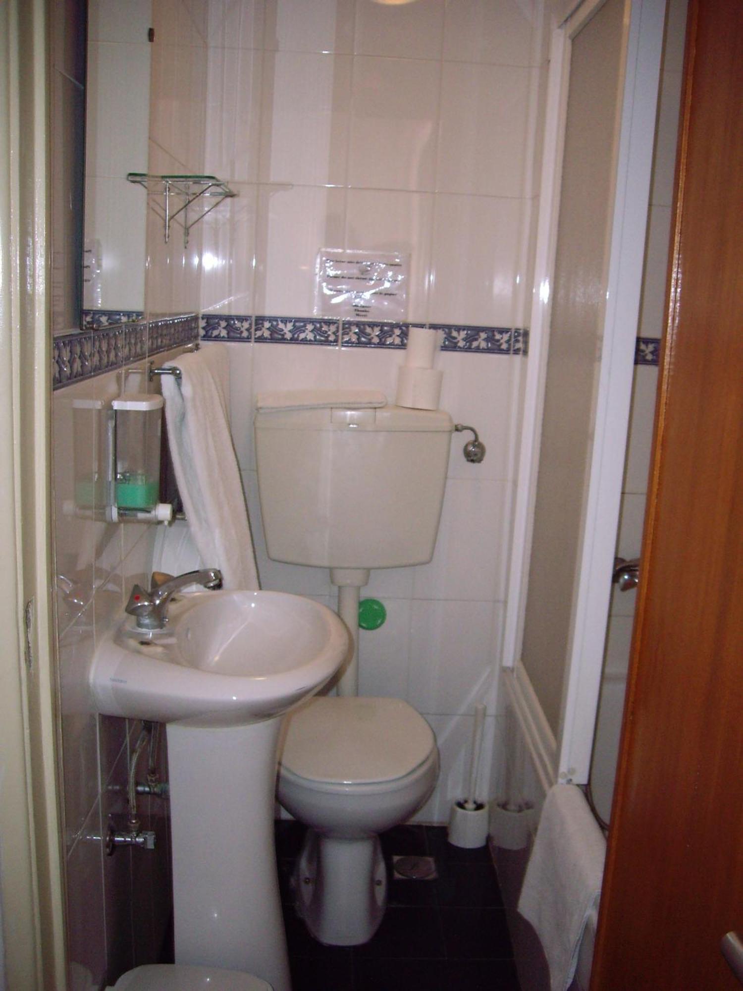 Twin Room Shared Toilet