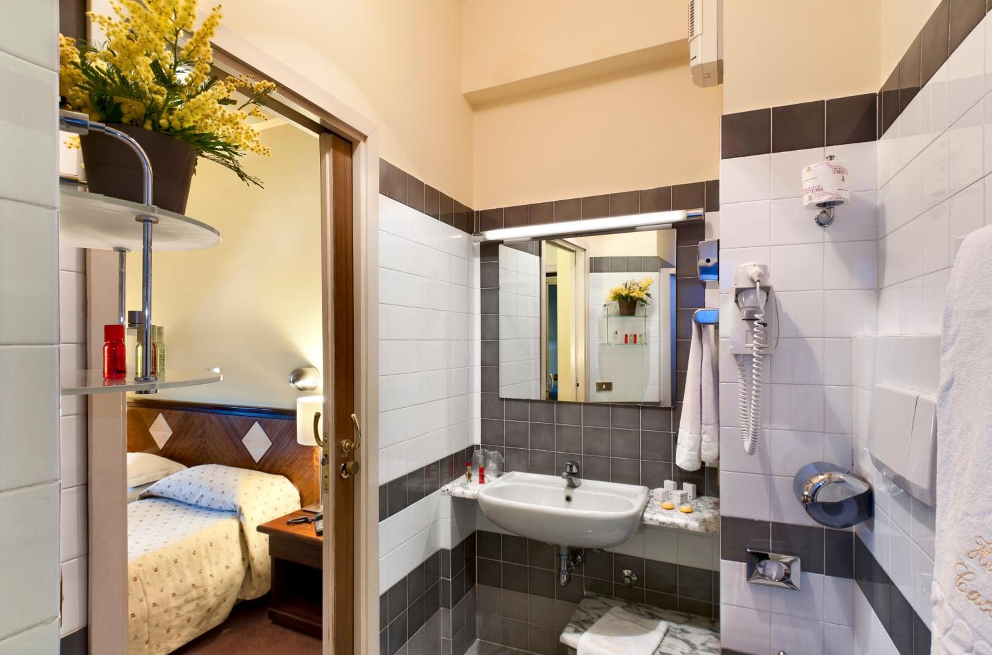 Classic Double or Twin Room,685718439:JPEG