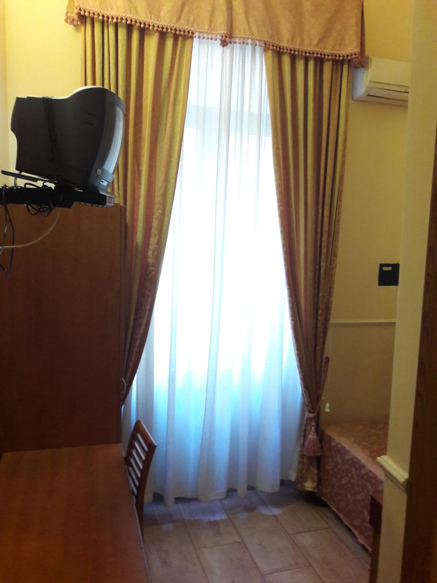 Camera Singola con Letto a Una Piazza e Mezza