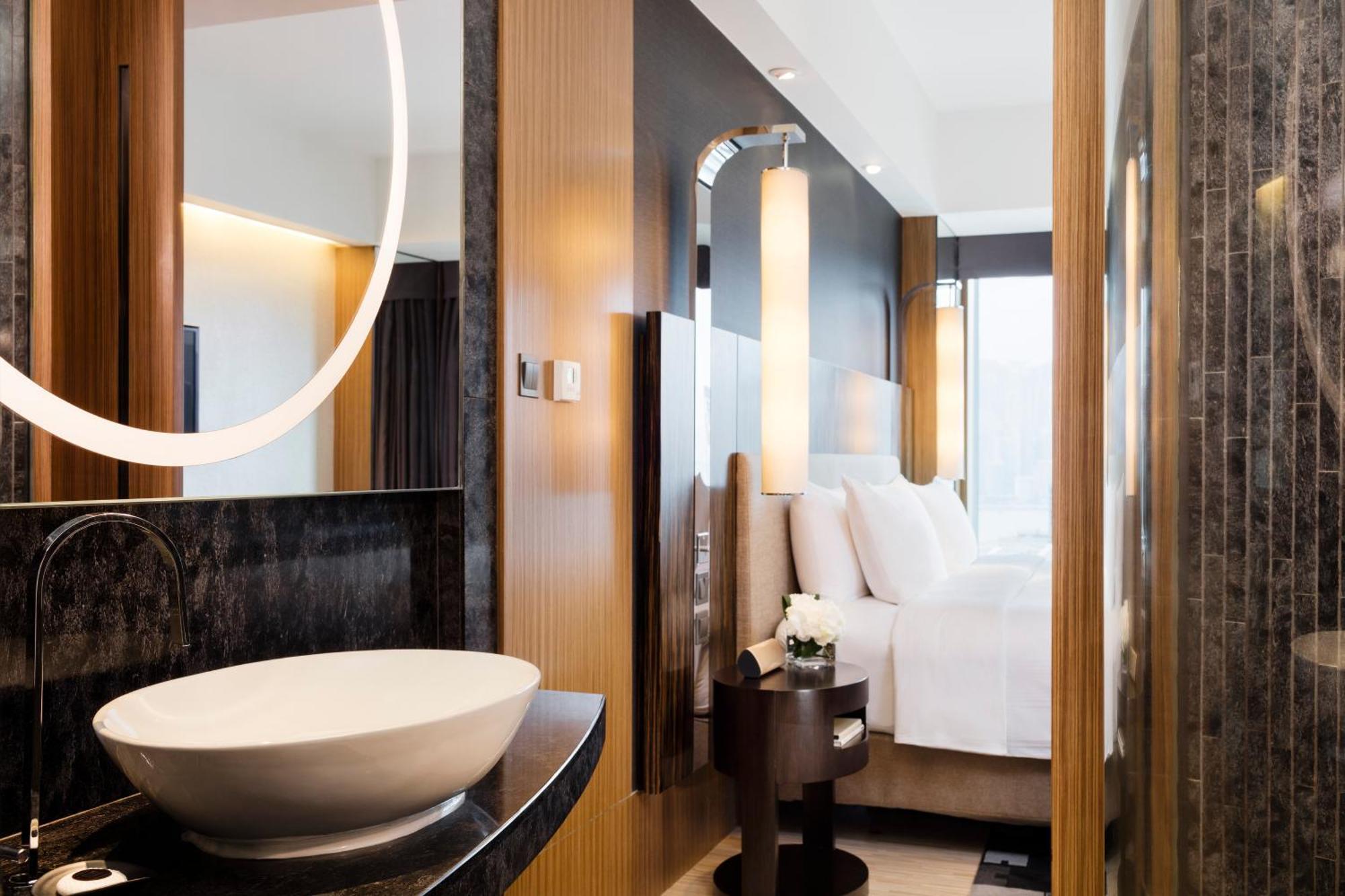Club 36 Twin Room City View