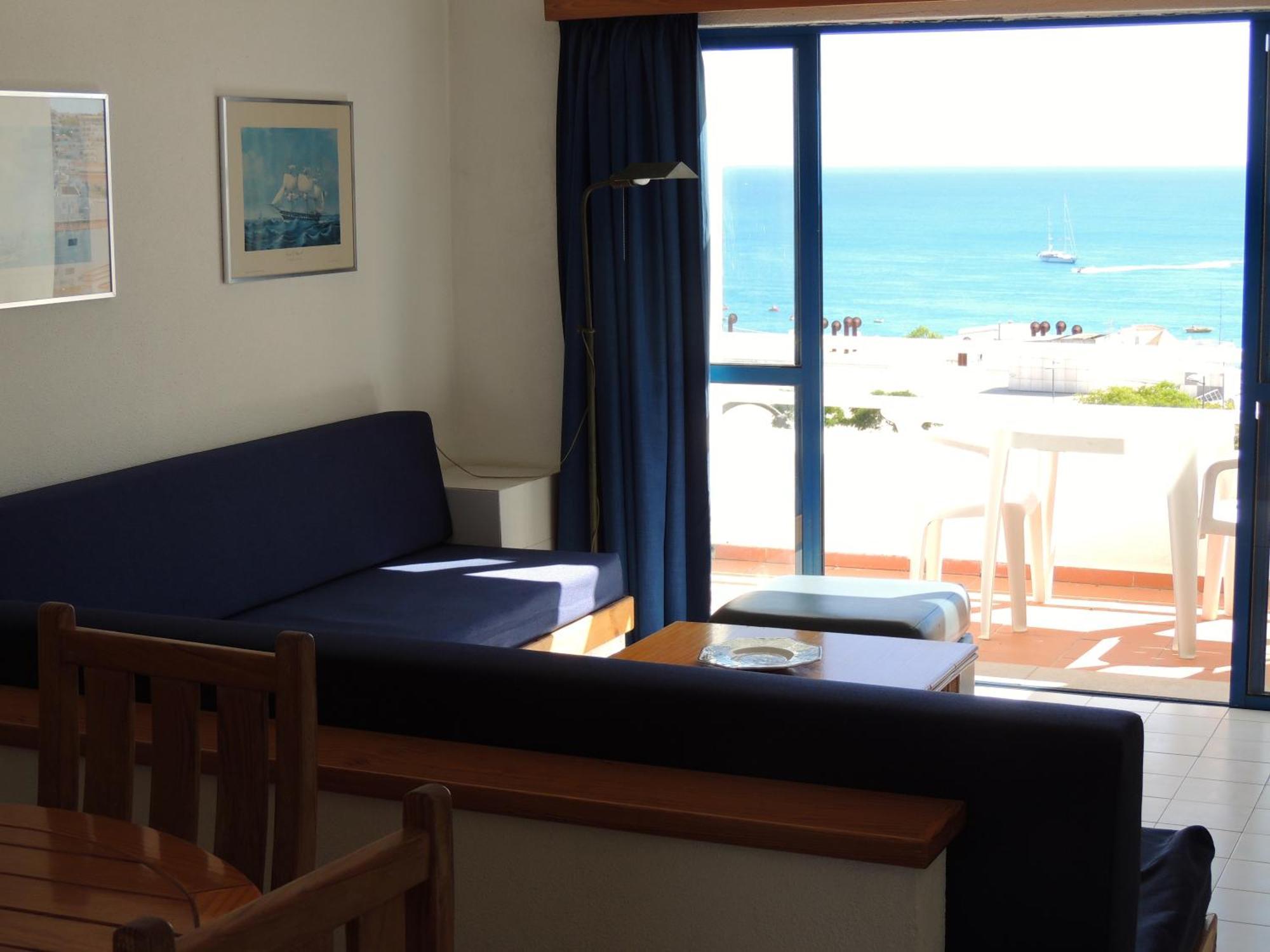 One-Bedroom Apartment Frontal Sea View