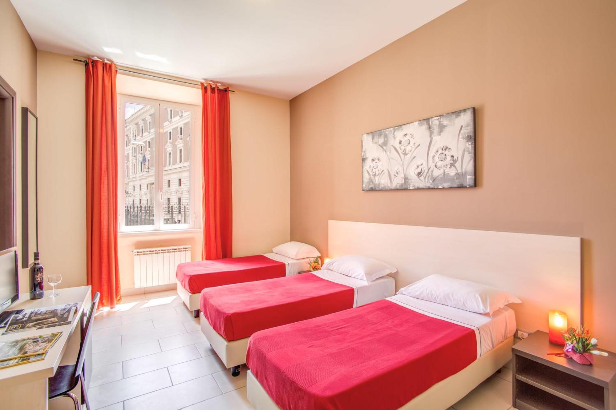 Triple Room,693617865:JPEG
