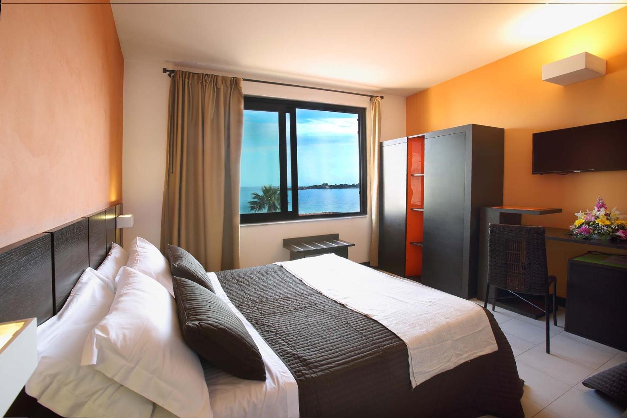 Camera Familiare con Vista Mare