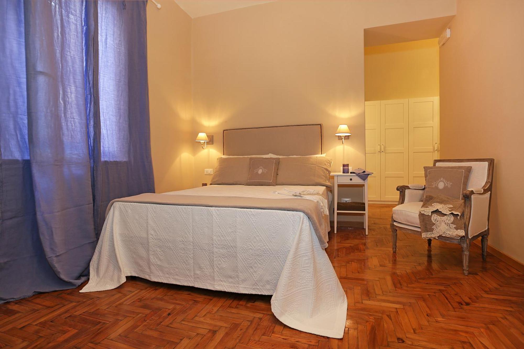 Camera Matrimoniale con Letto Supplementare