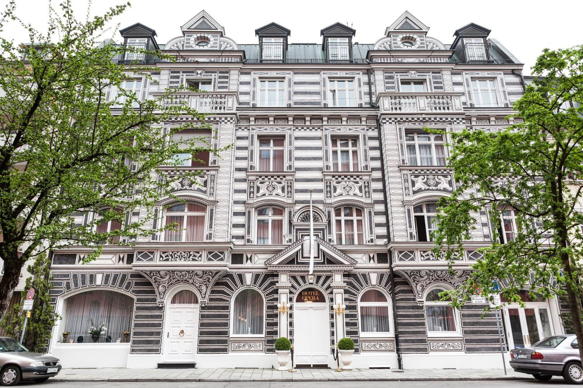 Deluxe Double or Twin Room,702591640:JPEG