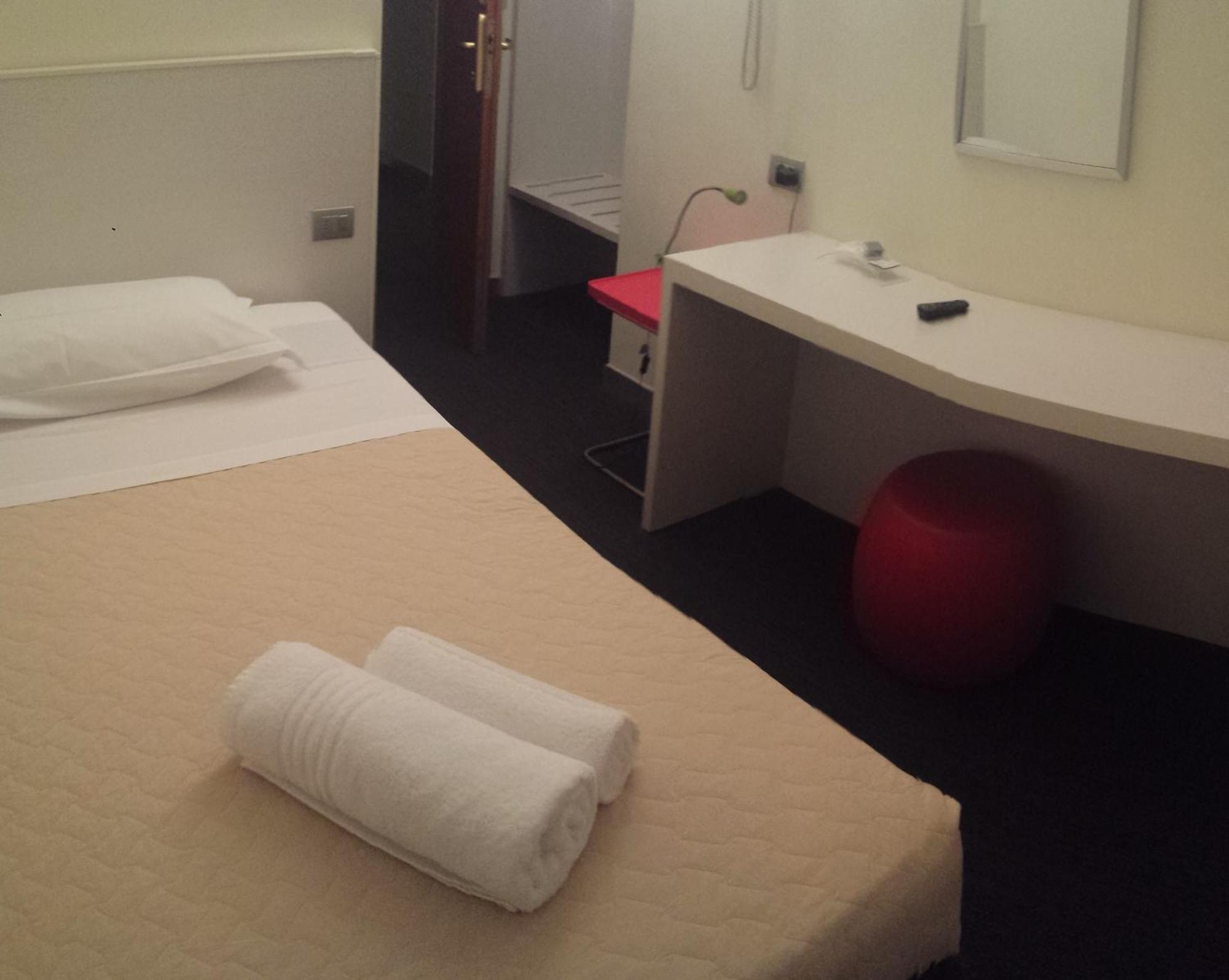Single Room,1580438759:JPEG