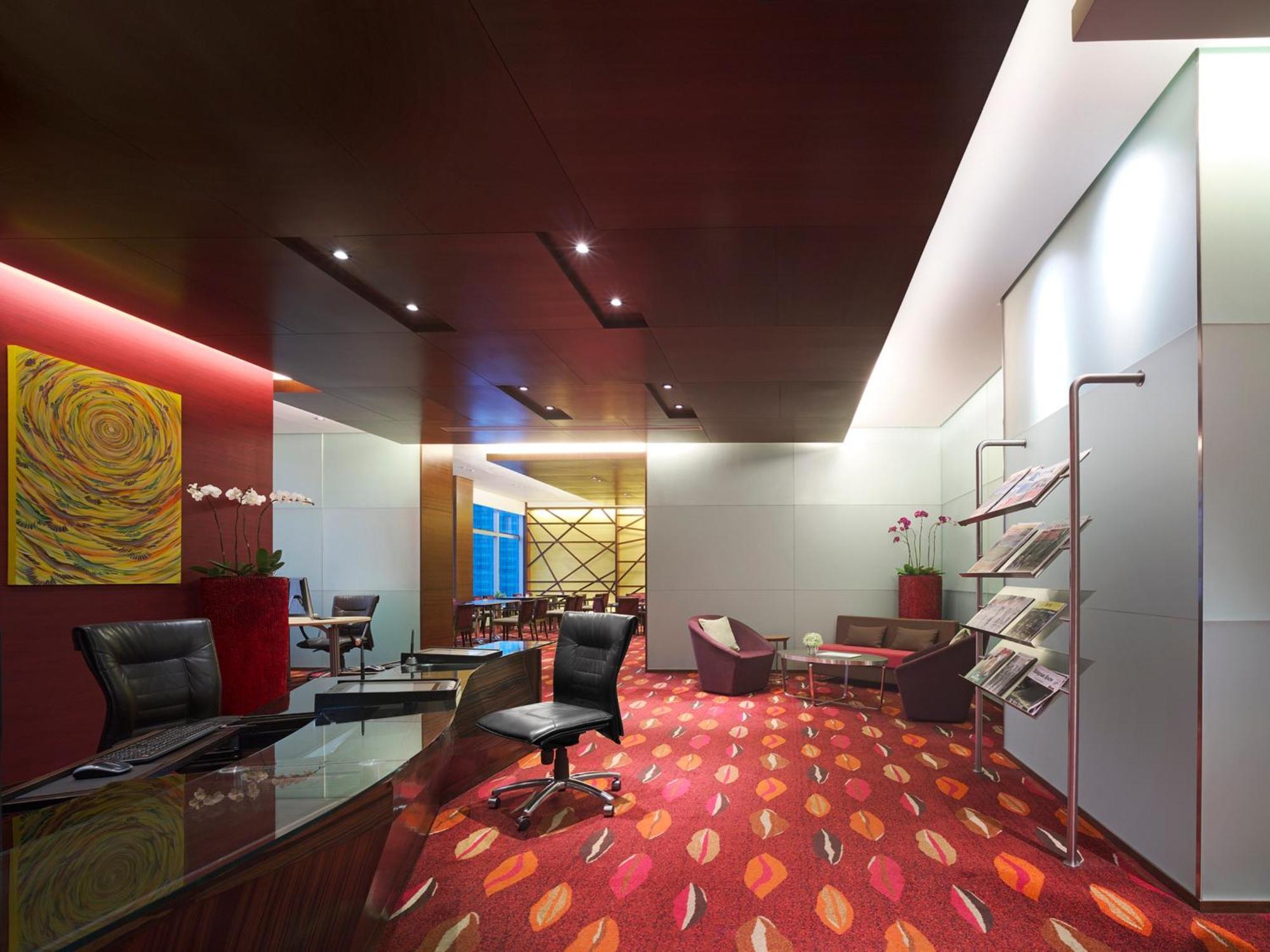 Traders Club Twin Towers View Room – Twin bed Newly Refurbished
