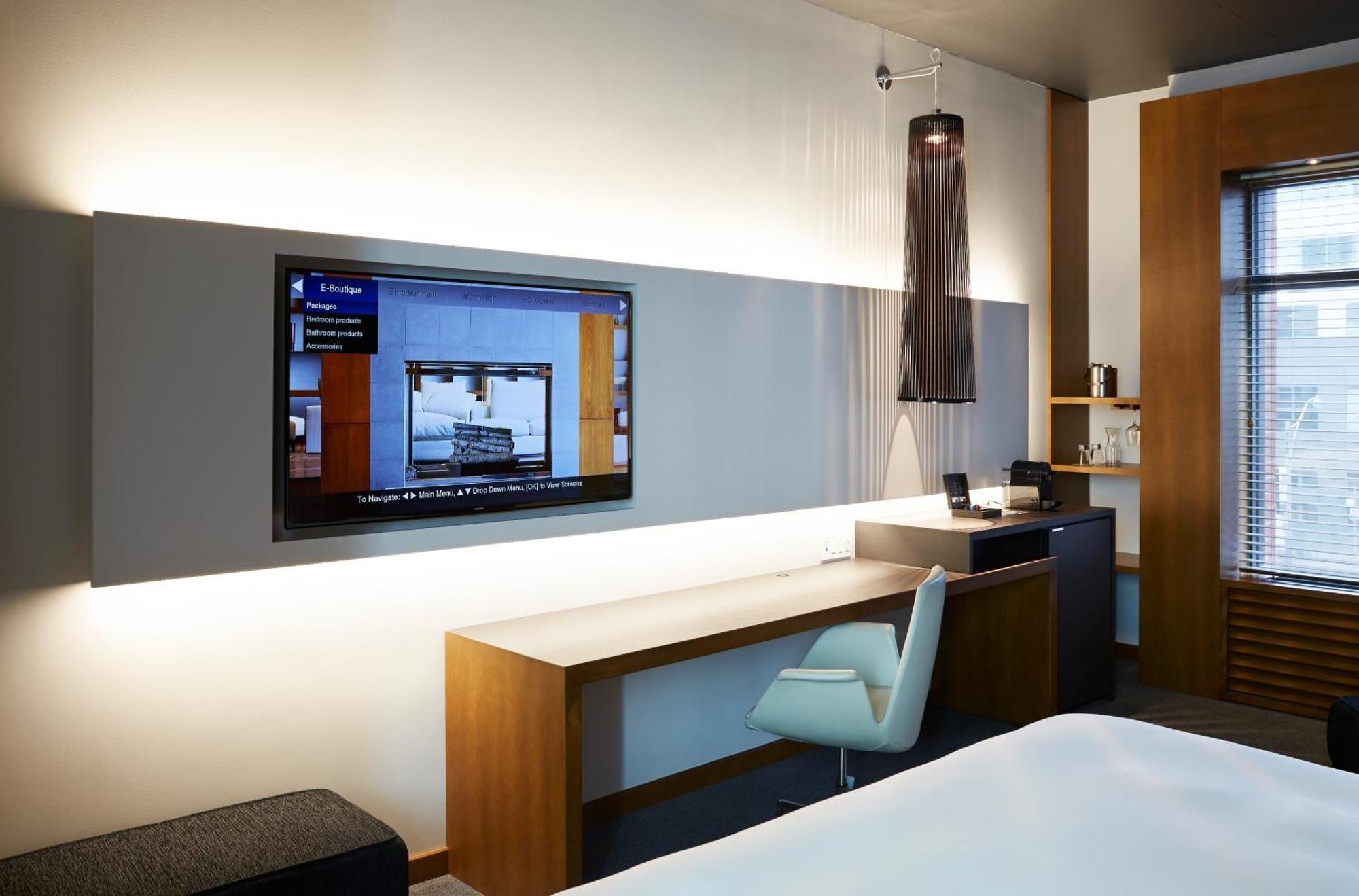 Deluxe King Room