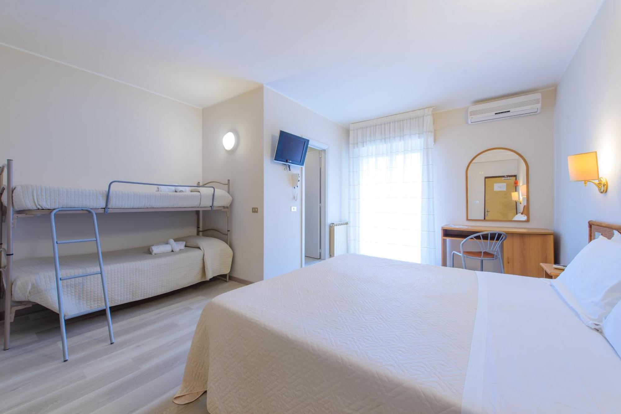 Classic Quadruple Room