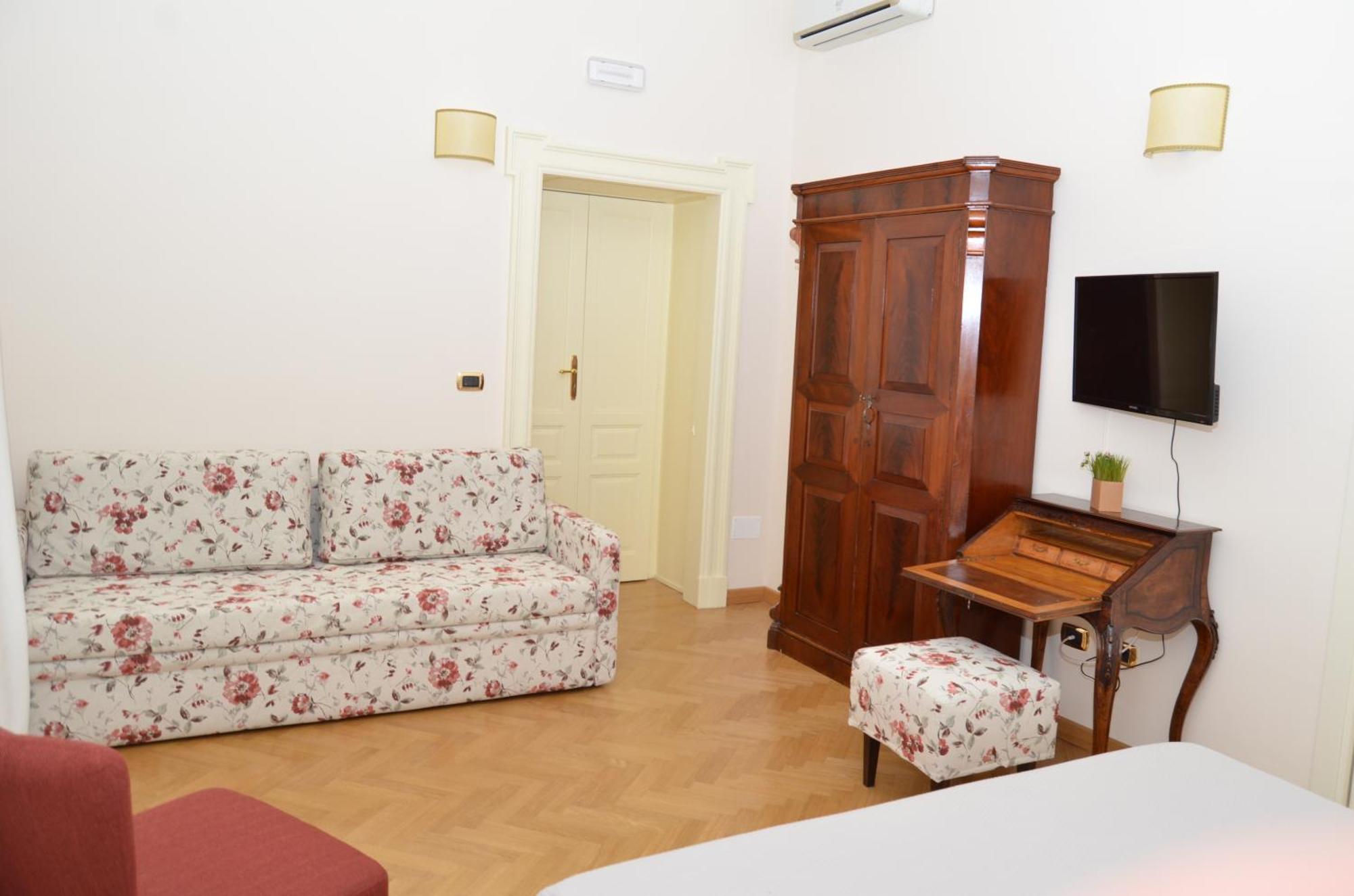 Comfort Triple Room